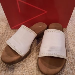 White aerosoles Sandals